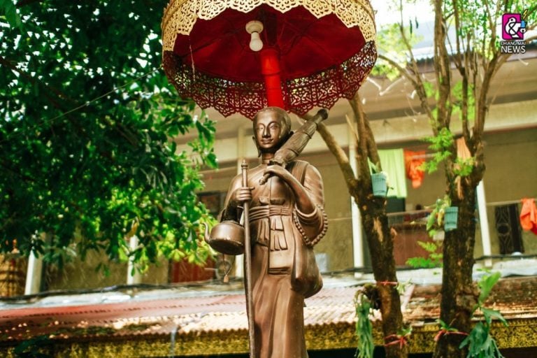 รูปหล่อพระอุปคุตภายในวัดสวนดอก ศูนย์กลางความศรัทธาของประเพณีตักบาตรเป็งปุ๊ด