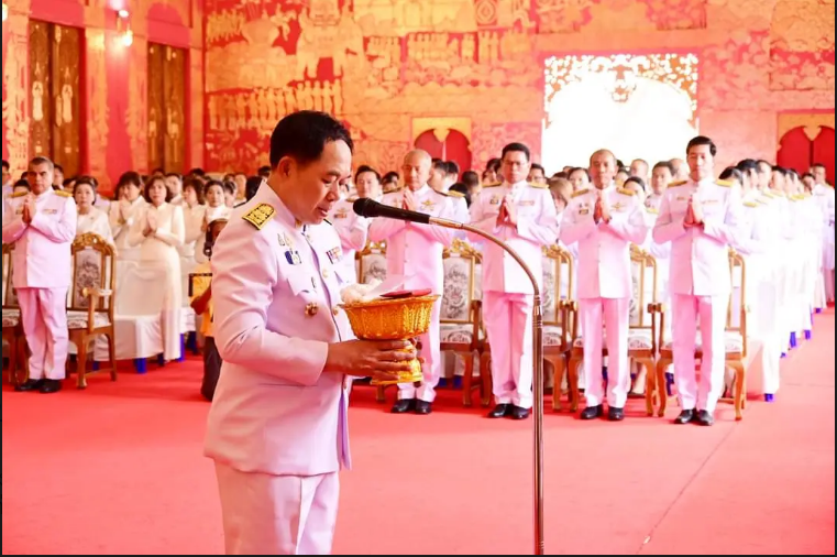 พิธีถวายเทียนพรรษาพระราชทานที่วัดธาตุในปี 2567 จากรายงานกรมประชาสัมพันธ์