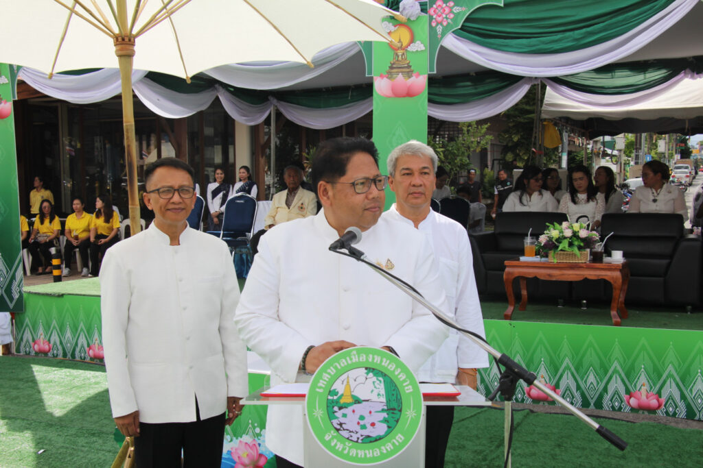 ขบวนต้นเทียนและผู้ร่วมงานบนถนนประจักษ์ ปี 2567