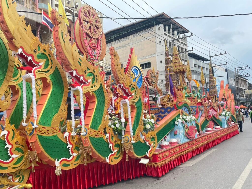 งานประเพณีชักพระ ทอดผ้าป่า และแข่งเรือยาว สุราษฎร์ธานี 2569