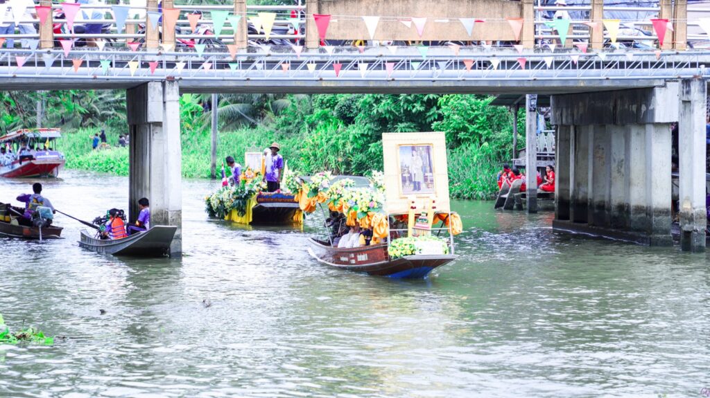 ประเพณีแห่เทียนพรรษาทางน้ำ วัดบางน้อย 2569