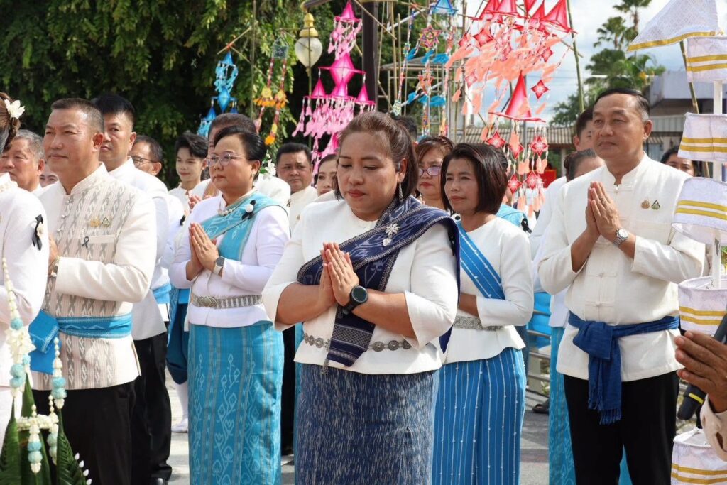 นางรำและผู้ศรัทธาร่วมพิธีบวงสรวง ปี 2569