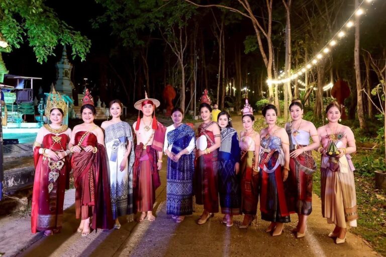 สืบสานประเพณีรับพลังสุริยะ ปราสาทพระธาตุภูเพ็ก 2569