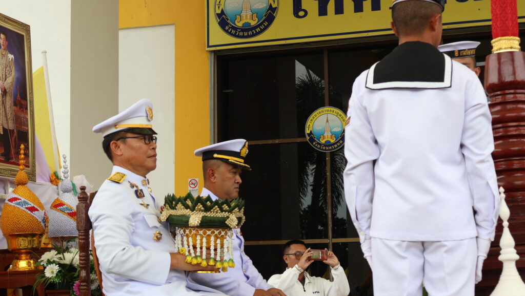 พิธีอัญเชิญเครื่องราชสักการะในงานแห่เทียนพระราชทาน ปี 2568