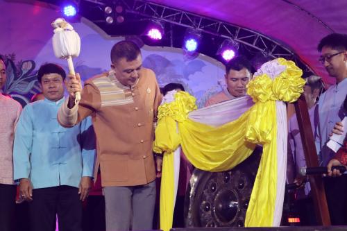 ขบวนวัฒนธรรมไทใหญ่ในงานออกหว่าปี 2568