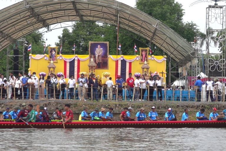 เรือยาวและผู้ชมบริเวณประตูน้ำจุฬาลงกรณ์ งานปี 2566