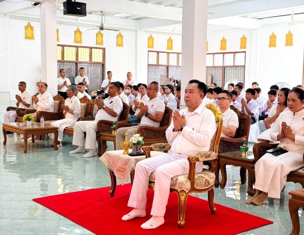 หัวหน้าส่วนราชการ นักเรียน และประชาชนร่วมพิธีที่วัดประชุมโยธี ปี 2569