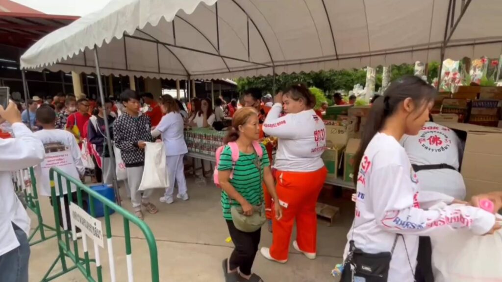 ผู้เข้าร่วมที่จุดบริการใต้เต็นท์ ปี 2568