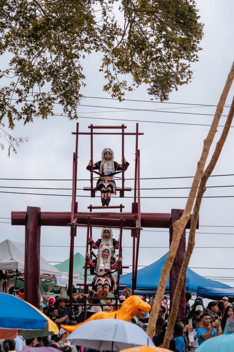 เทศกาลโล้ชิงช้าอาข่า “บ่อ ฉ่อง ตุ๊” แม่สลองใน เชียงราย 2569