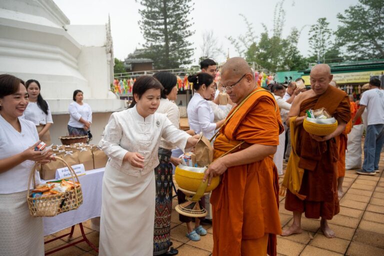 ครอบครัวหิ้วตะกร้า ศรัทธาอิ่มบุญ อุดหนุนชุมชน ครั้งที่ 5
