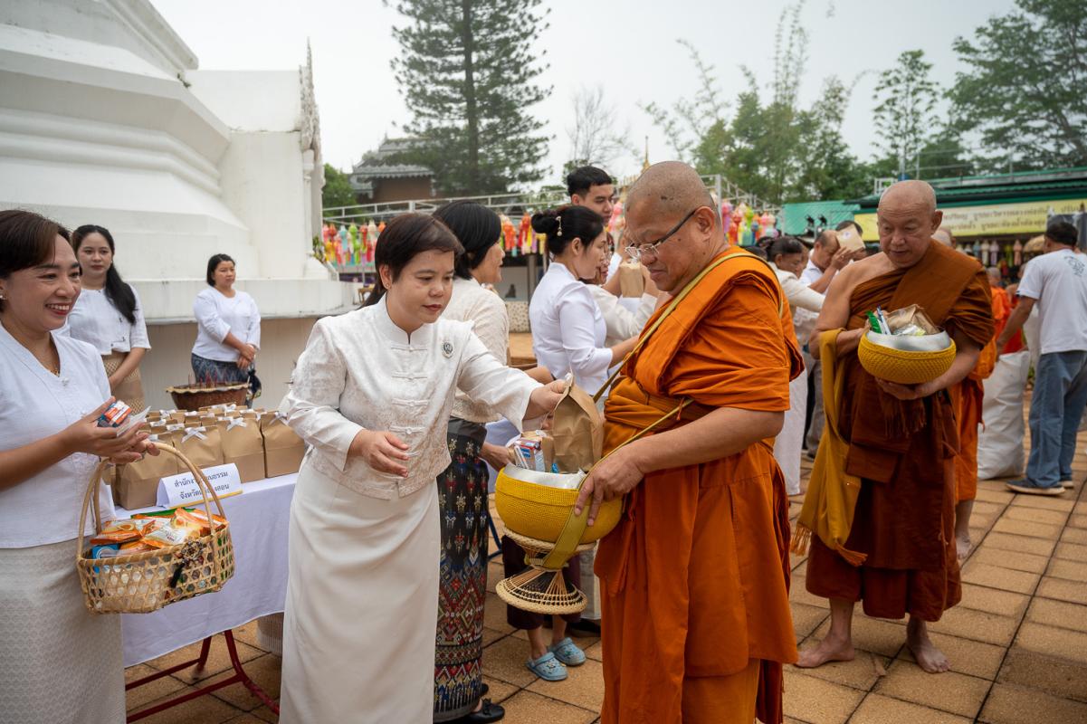 ครอบครัวหิ้วตะกร้า ศรัทธาอิ่มบุญ อุดหนุนชุมชน ครั้งที่ 5
