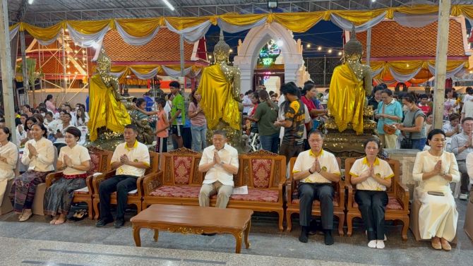 บรรยากาศพิธีทางศาสนาภายในวัดป่าเลไลยก์วรวิหารในงานปี 2568