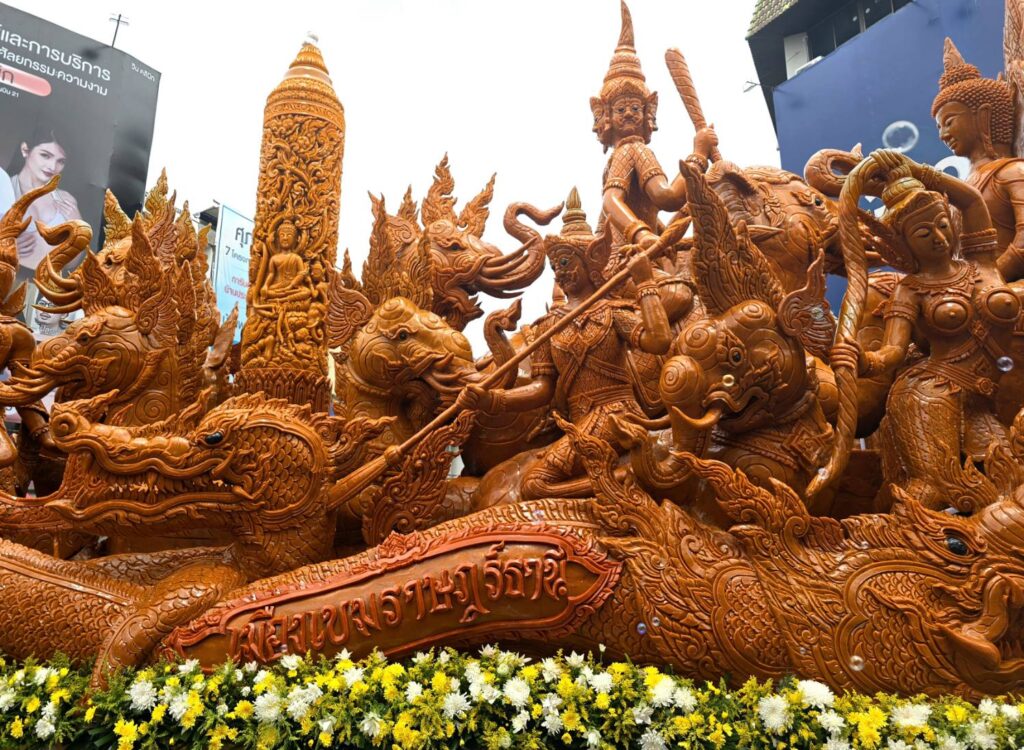 รายละเอียดประติมากรรมเทียนแกะสลักที่นำมาจัดแสดงในงานปี 2568