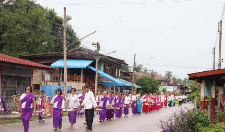 เทศกาลเข้าพรรษา พา…หาบจังหัน ครั้งที่ 4