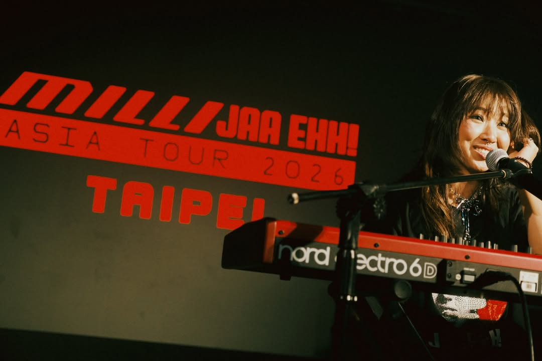 มิลลิหน้าแป้นคีย์บอร์ดและป้าย JAA EHH! ASIA TOUR 2026 TAIPEI วันที่ 9 สิงหาคม 2569