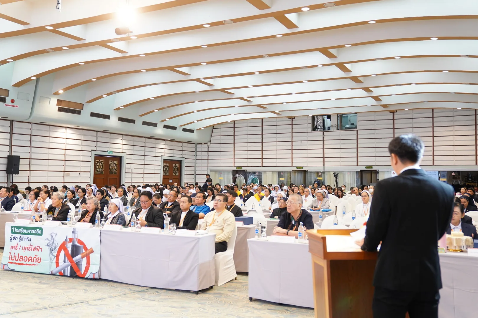 ผู้เข้าร่วมฟังการบรรยายในการประชุมสภาการศึกษาคาทอลิกครั้งที่ 54 ปี 2568 ไม่ใช่ภาพปี 2569