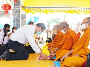 พระสงฆ์ประกอบพิธีและให้พรในงาน ปี 2565