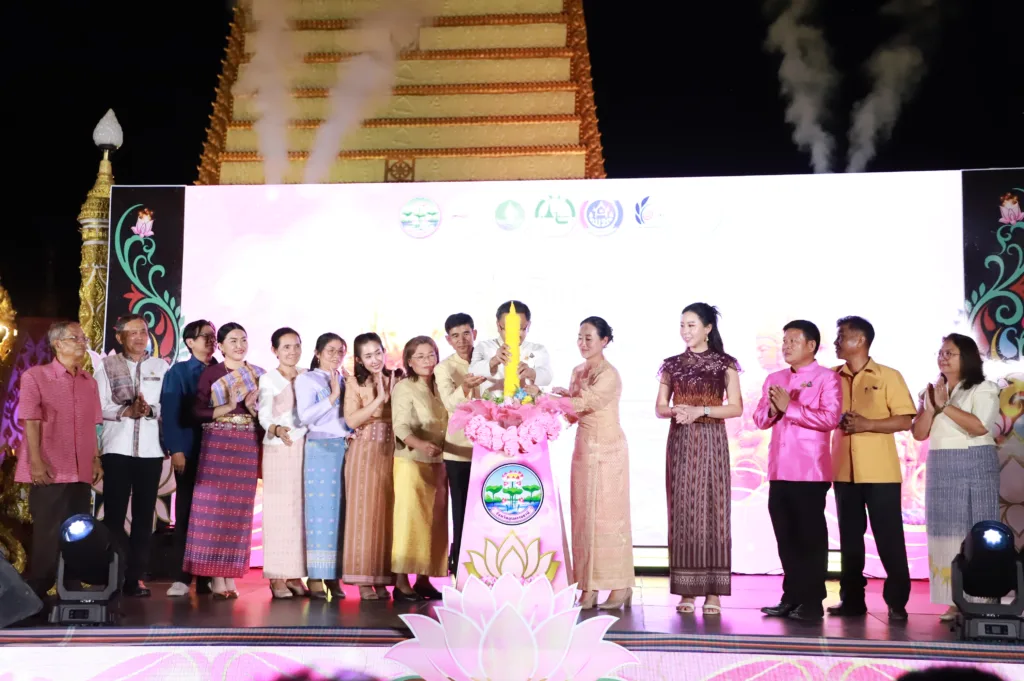 เทียนอุบล ยลได้ตลอดเดือน 2569