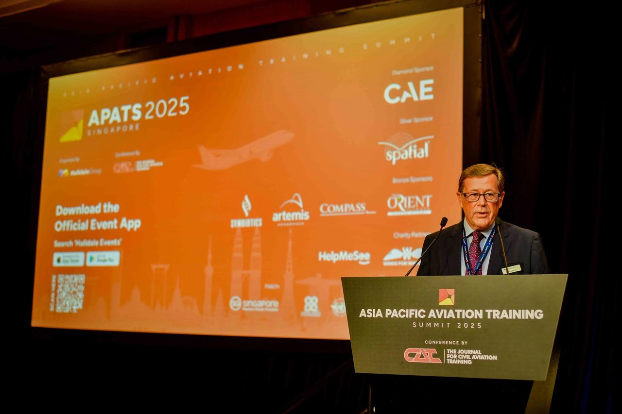 การบรรยายบนเวที Asia Pacific Aviation Training Summit 2025
