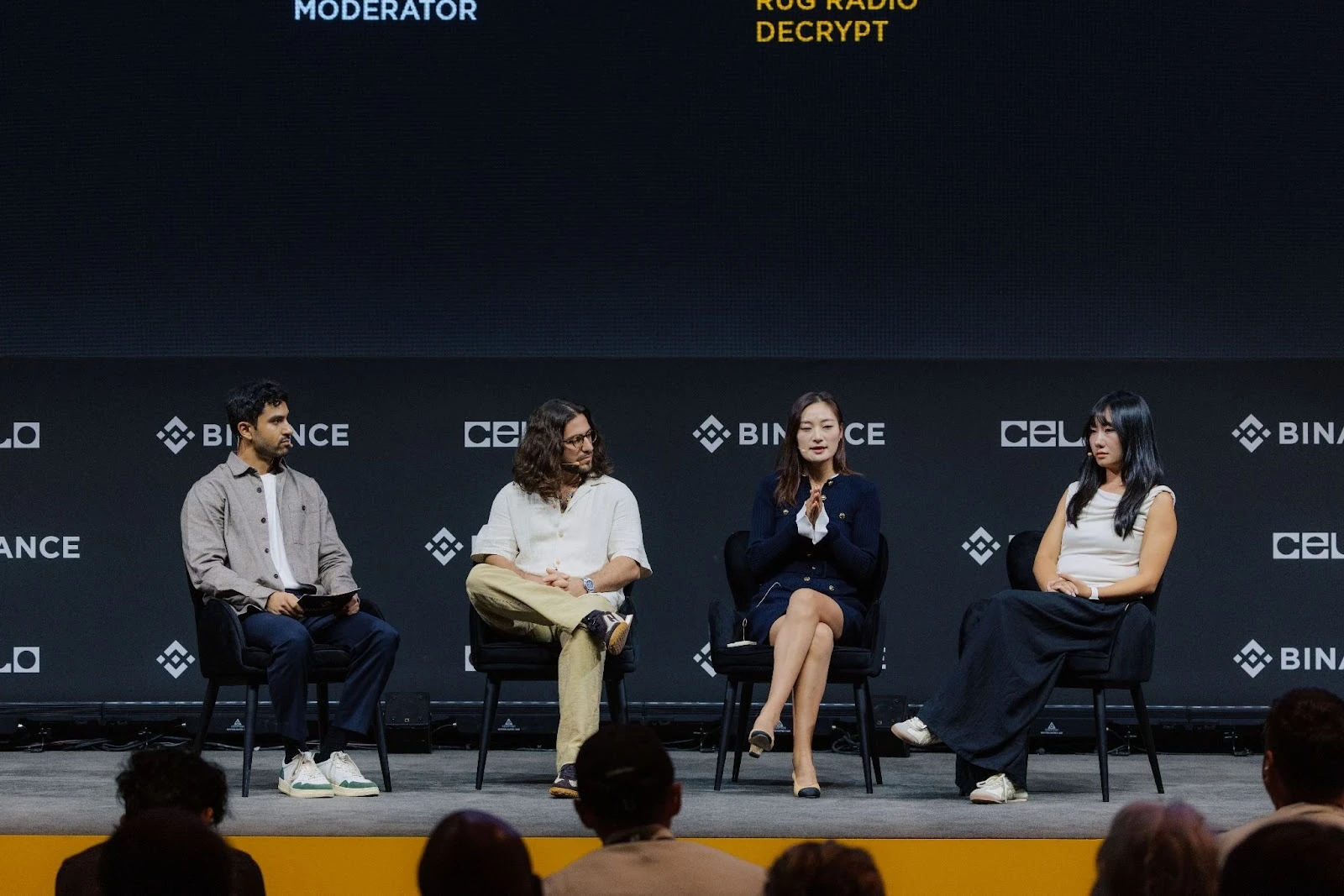 การเสวนาบนเวที Binance Blockchain Week 2025 ที่ดูไบ
