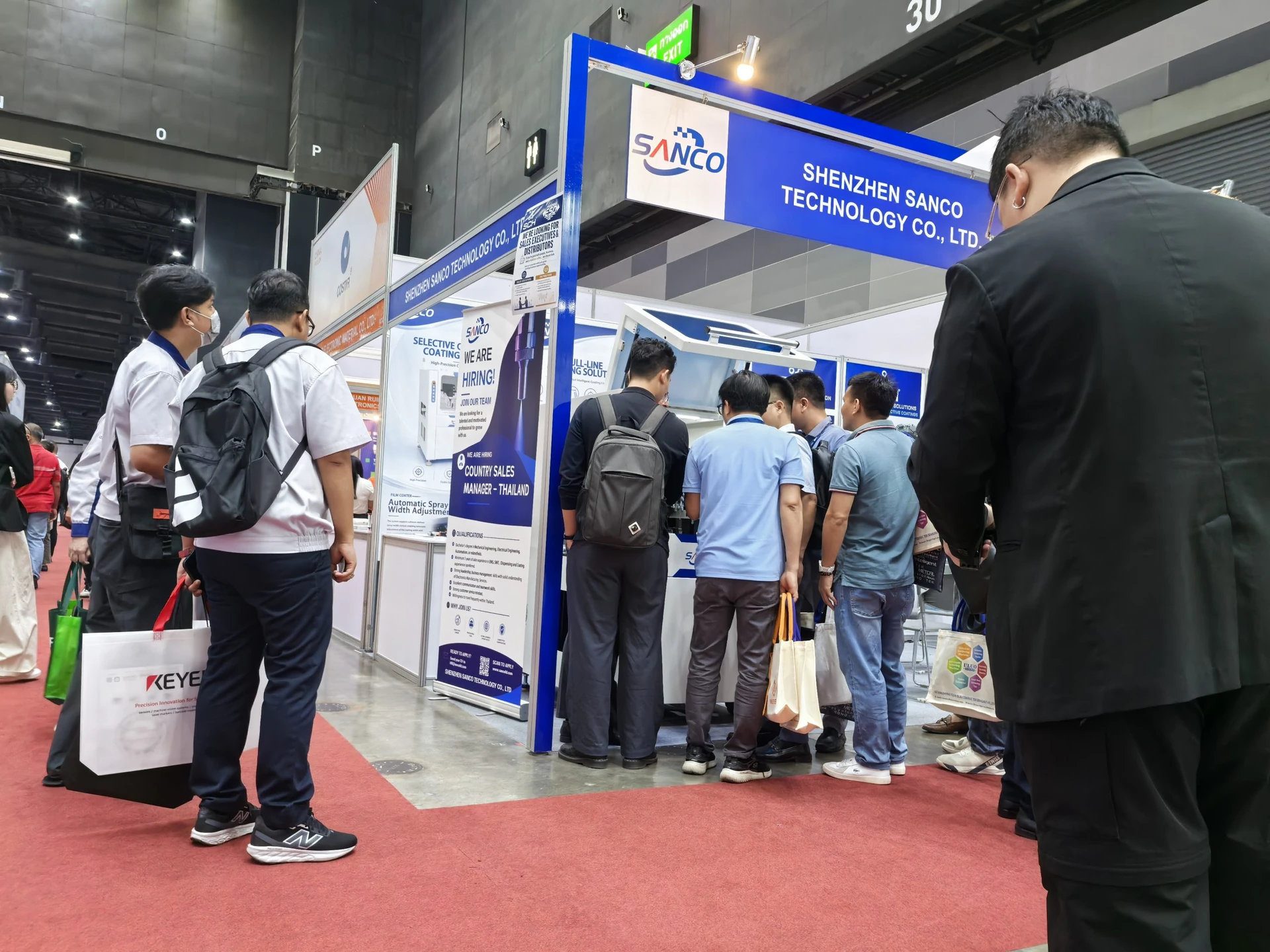 ผู้เข้าชมและทีมงานภายในบูธ Sanco ใน NEPCON Thailand 2026