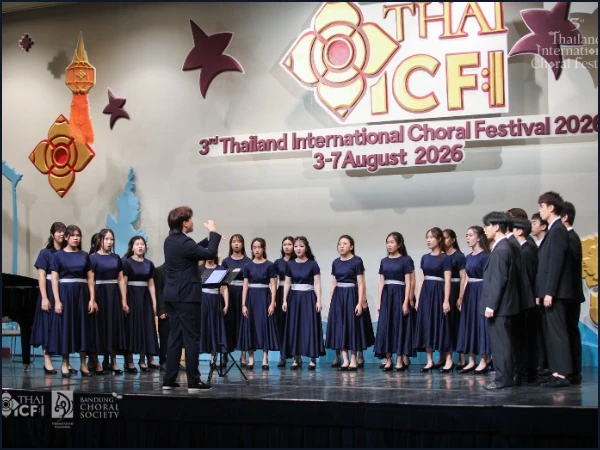คณะ Sarasas Ektra Chorus ขับร้องบนเวที Thailand International Choral Festival 2026
