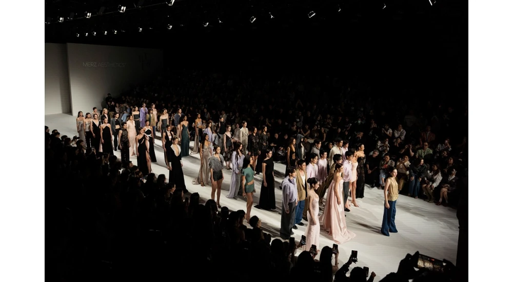 ขบวนนางแบบนายแบบบนรันเวย์ Bangkok International Fashion Week 2025