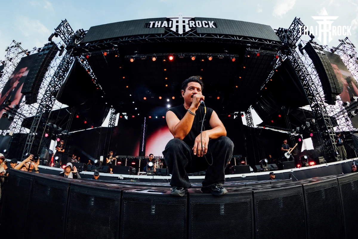 ศิลปินแสดงหน้าเวที THAI ROCK FEST ครั้งแรกที่รังสิต
