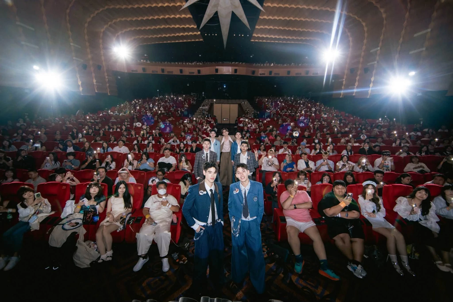 ภาพมุมกว้างผู้ร่วมกิจกรรมในโรงภาพยนตร์ CLASS CRUSH CRISIS FINAL EP ปี 2569 จากรายงาน CHANGE2561