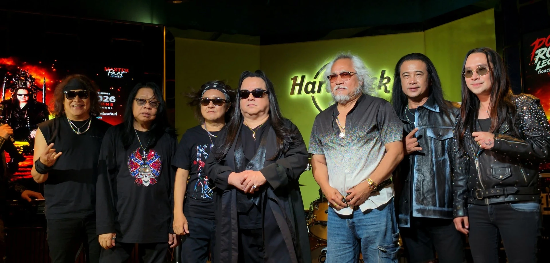 ภาพถ่ายร่วมบนเวทีงานแถลงข่าว PONG ROCK LEGACY ที่ Hard Rock Cafe Bangkok ปี 2569