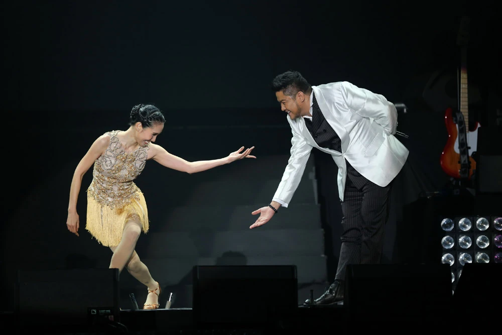 ภาพการแสดงบนเวทีจาก Born To Be Ben ครั้งก่อนปี 2556 ที่อิมแพ็ค อารีน่า