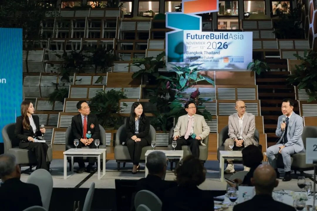 ภาพเวทีเสวนาและป้าย FutureBuild Asia ในกิจกรรม CEO Gala Night วันที่ 6 มีนาคม 2569 จากข่าวเปิดตัวร่วมของ DOMOTEX