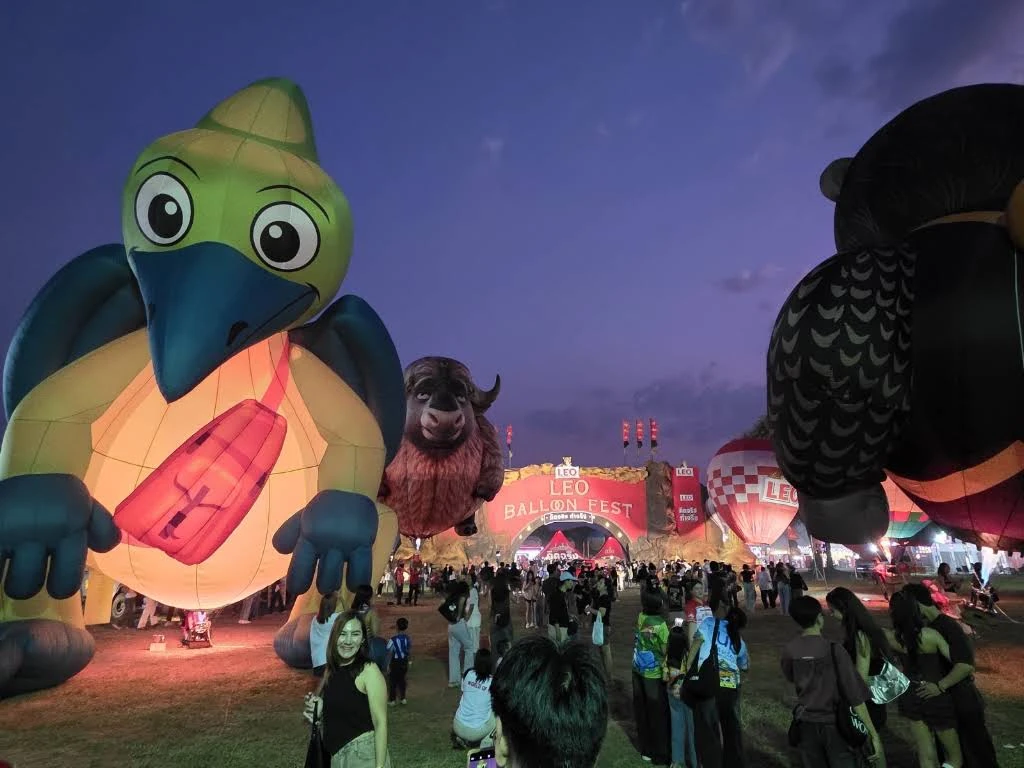 บรรยากาศ LEO PARK ขอนแก่น ขณะจัดงาน LEO Balloon Fest ภาพ Google Maps ระบุถ่ายเดือนมีนาคม 2569 — ภาพสถานที่จากงานอื่น ไม่ใช่ภาพลูกทุ่งลุยไฟ ใหญ่มาก ว่าแซ่บ วันที่ 6–7 พฤศจิกายน 2569 และไม่ใช้ยืนยันผังเวทีหรือสภาพสถานที่ปัจจุบัน