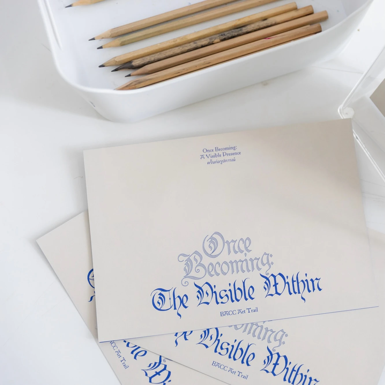 แผ่นกิจกรรม ONCE Becoming: The Visible Within และดินสอที่จัดเตรียมไว้