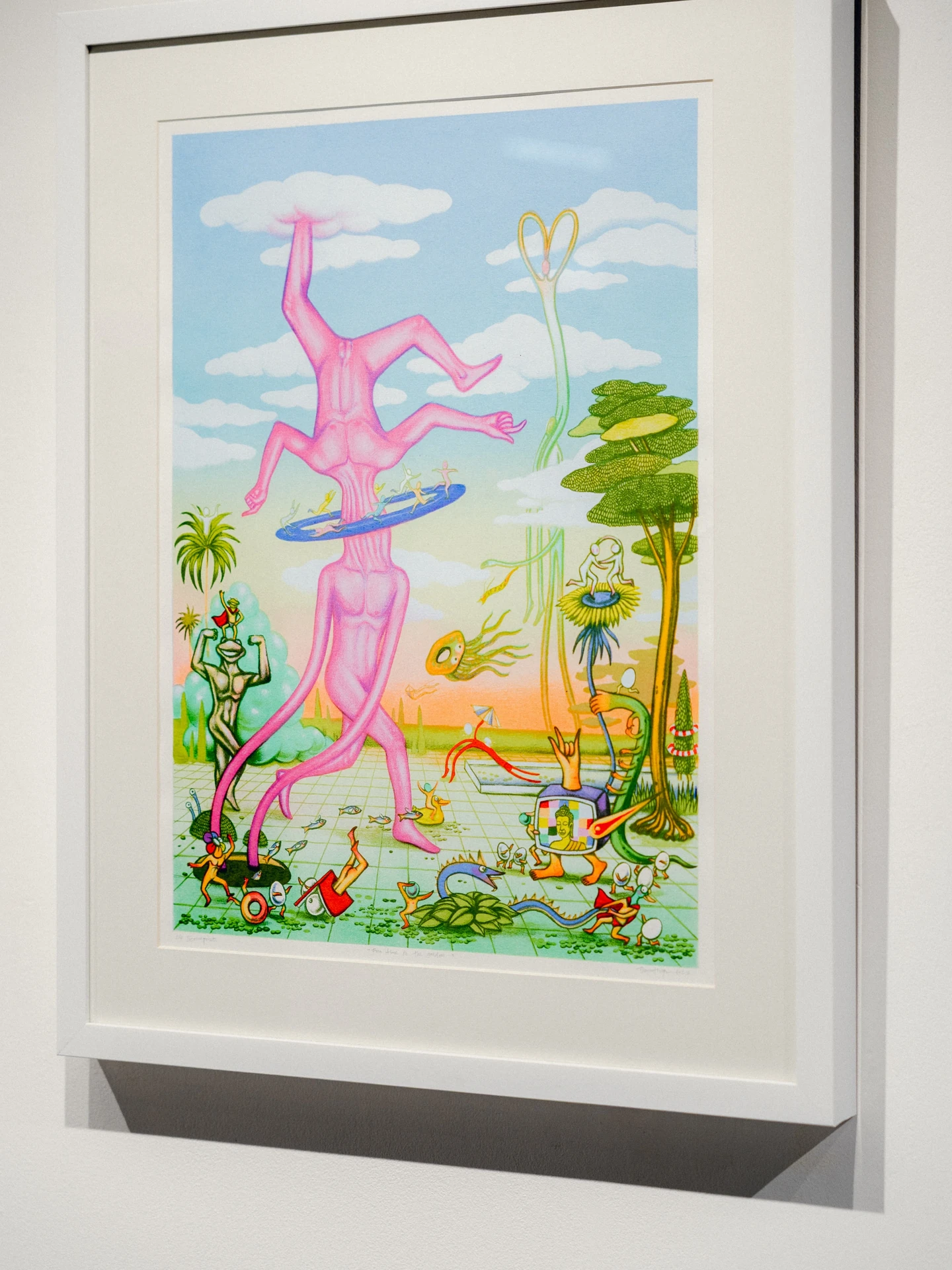 ผลงานภาพพิมพ์ในกรอบที่จัดแสดงในนิทรรศการ Cloudy and Friends