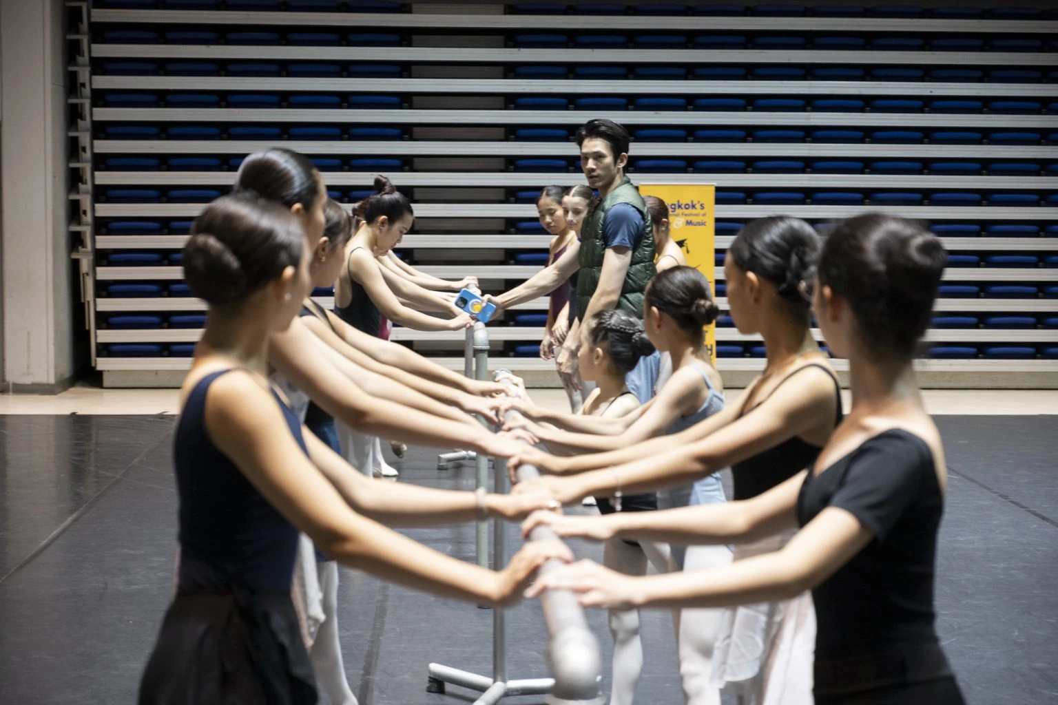 การฝึกบริเวณราวบัลเลต์ จากรายงานเวิร์กช็อป Bangkok Festivals วันที่ 19 กันยายน 2568