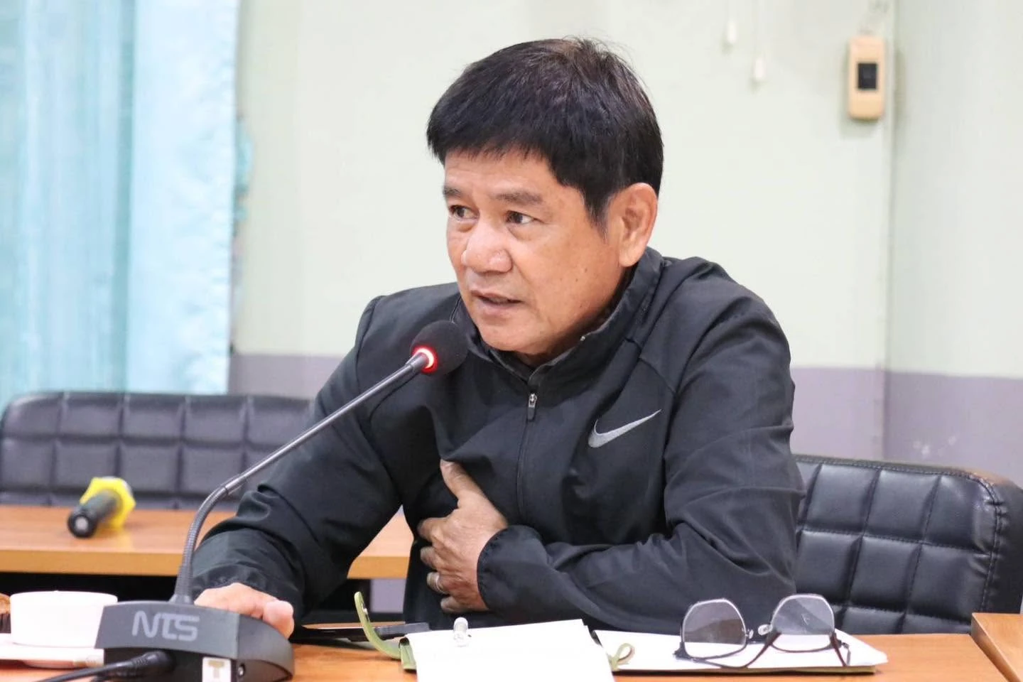 ภาพบริเวณโต๊ะประชุมจากชุดรายงานการเตรียมจัด Wild Race ของเพจผู้จัด ไม่ใช่ภาพวันแข่งขัน