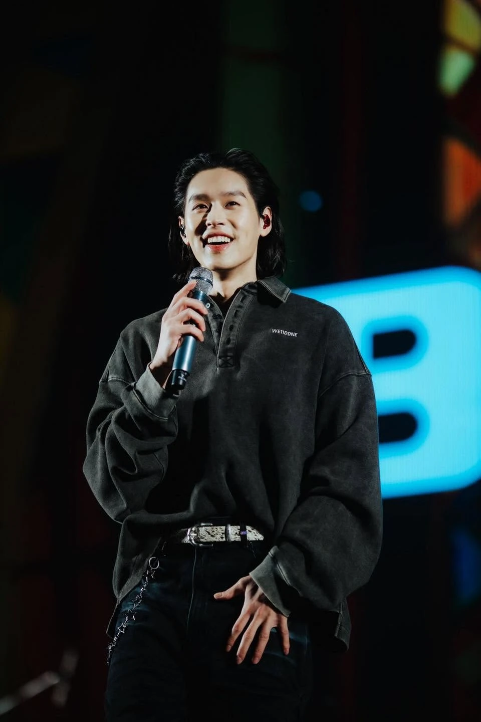 บรรยากาศเวทีและไมโครโฟน จากอัลบั้มเชียงใหญ่เฟสครั้งที่ 6 ไม่ระบุปีถ่าย