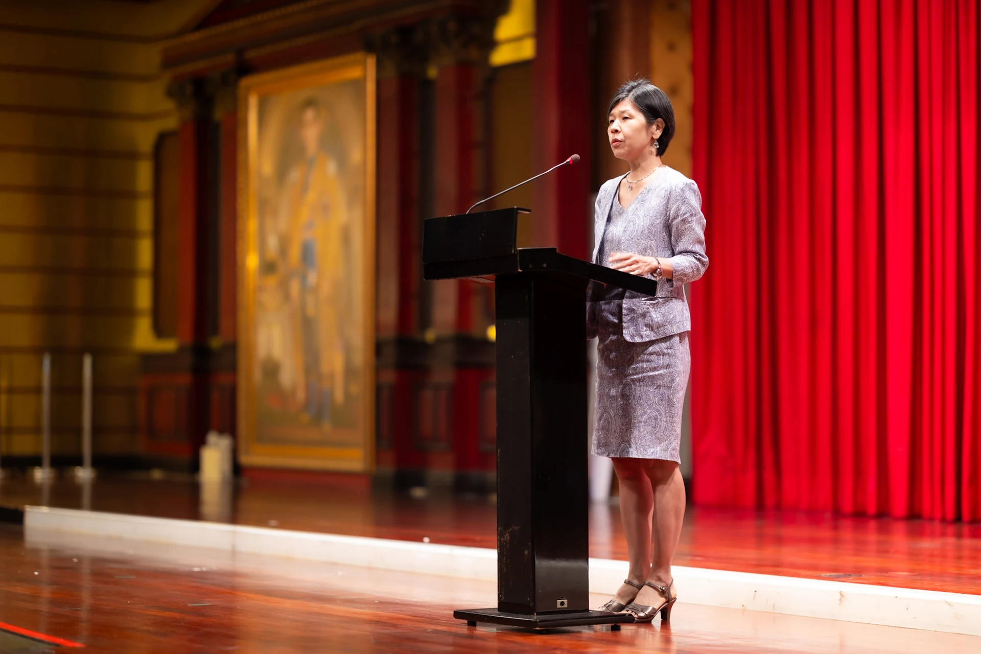 แท่นไมโครโฟนบนเวทีพิธีมอบรางวัล — ภาพ Gallery 2025 ของผู้จัด ปี 2568