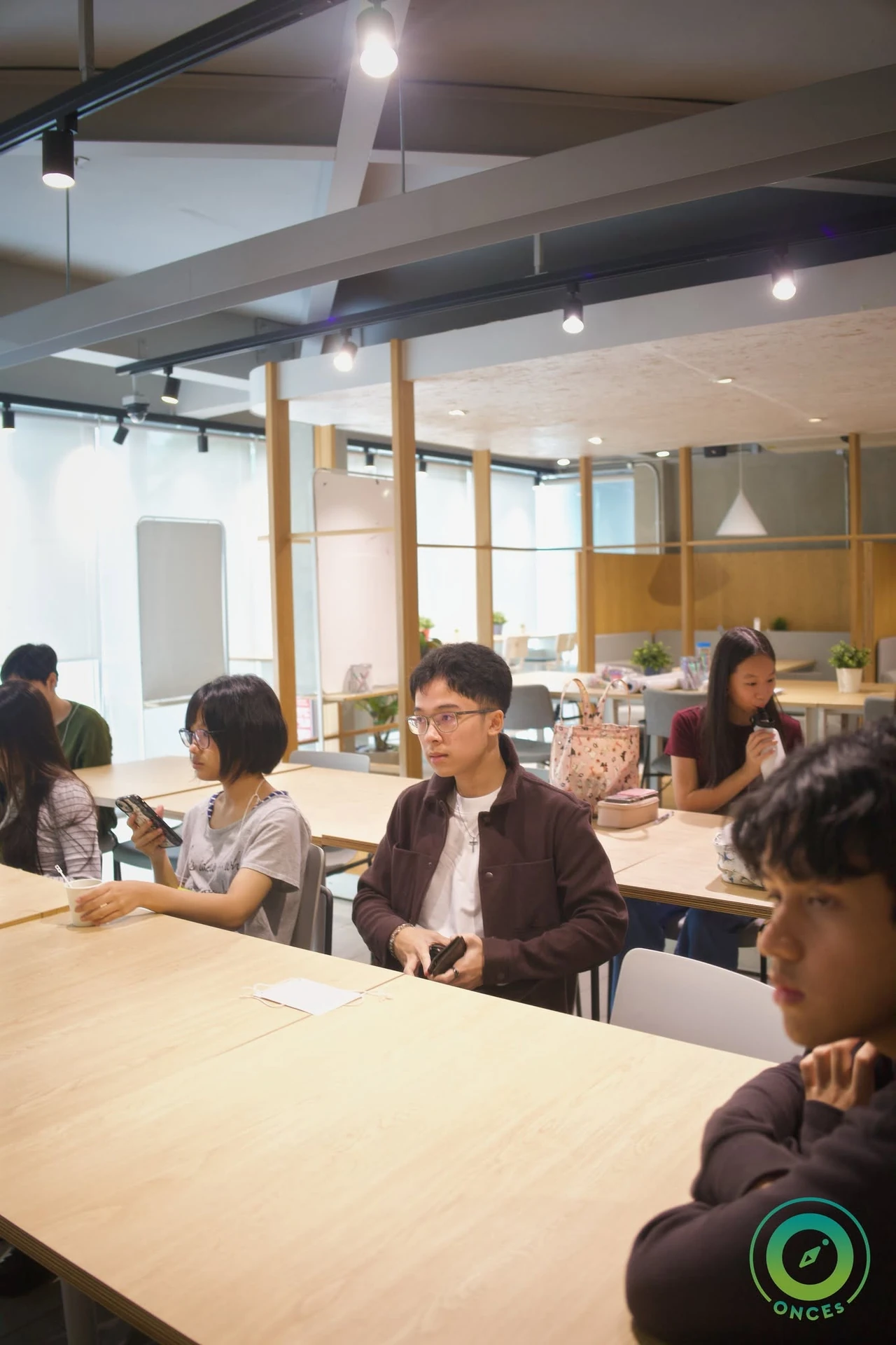 บรรยากาศภายในห้องกิจกรรมค่ายจิตวิทยาอินเตอร์ รุ่น 8 วันที่ 9 สิงหาคม 2569