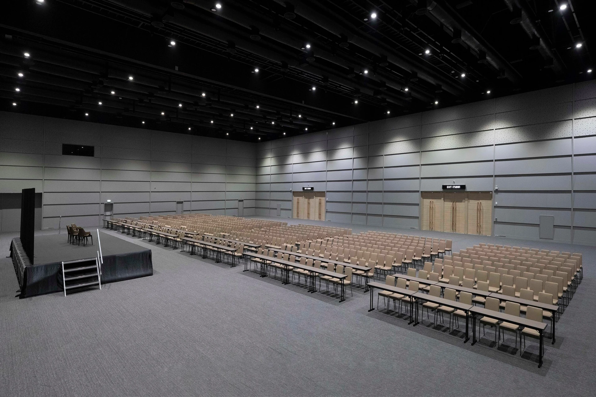 Samyan Mitrtown Hall 1–2 จากเว็บไซต์สถานที่ทางการ — ไม่ระบุวันหรือปีถ่าย เป็นภาพห้องว่างประกอบลักษณะสถานที่ ไม่ใช่ภาพ FAST LANE GROWTH SUMMIT 2026 หรือการเตรียมงาน และไม่ยืนยันผังเวที ที่นั่ง หรือสภาพห้องปัจจุบัน