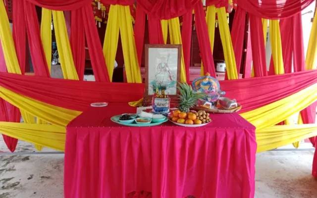 ทิ้งกระจาดและแจกข้าวสาร ศาลเจ้าพ่อเขาทราย พิจิตร 2569